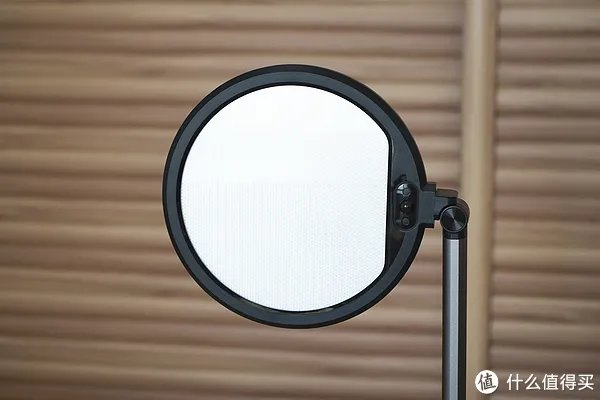 给孩子创造一个舒适的用眼环境—飞利浦轩坦护眼台灯测评体验