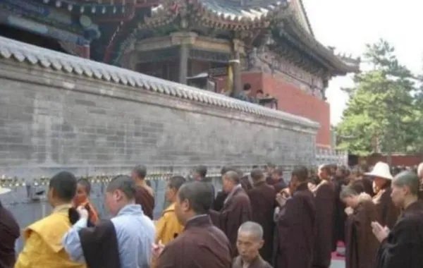 五台山的漂亮尼姑都干了哪些可耻的勾当?