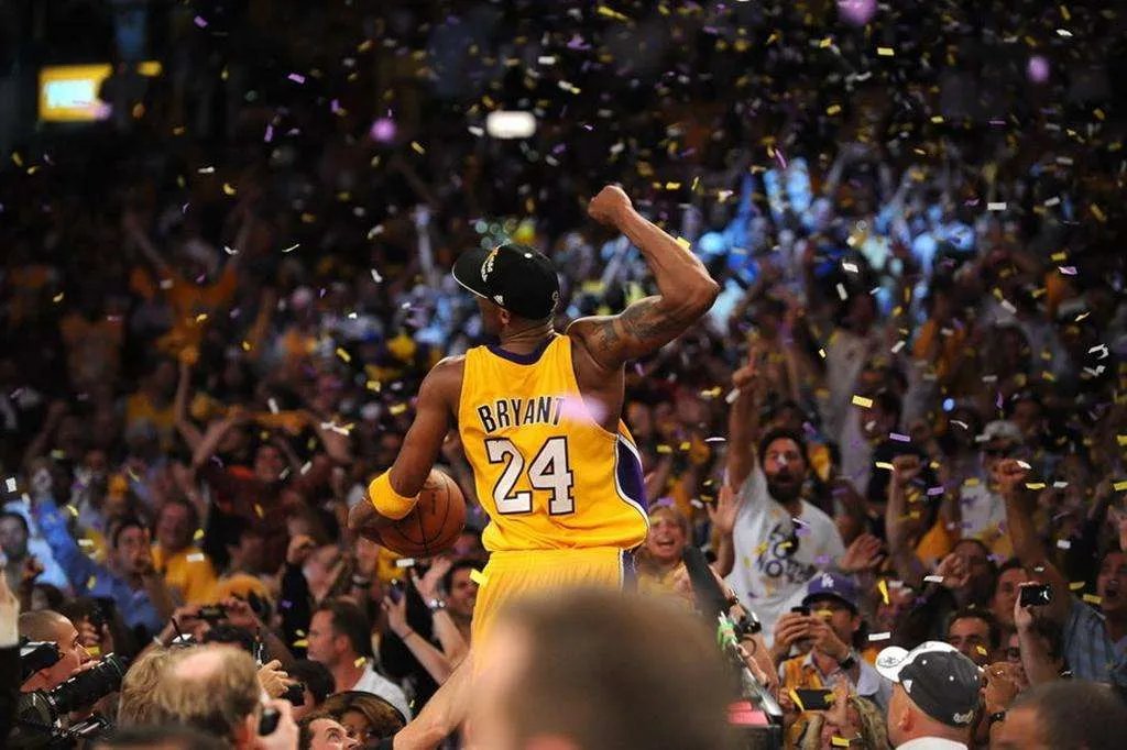 有关于瓦妮莎代表科比出席名人堂典礼一事,你怎么看?