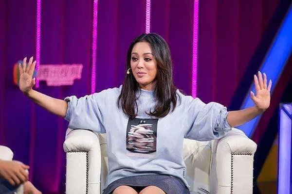 唯一不怵宁静的是张雨绮，两人把杜华怼翻，却让人好感度最高。后来怎样？