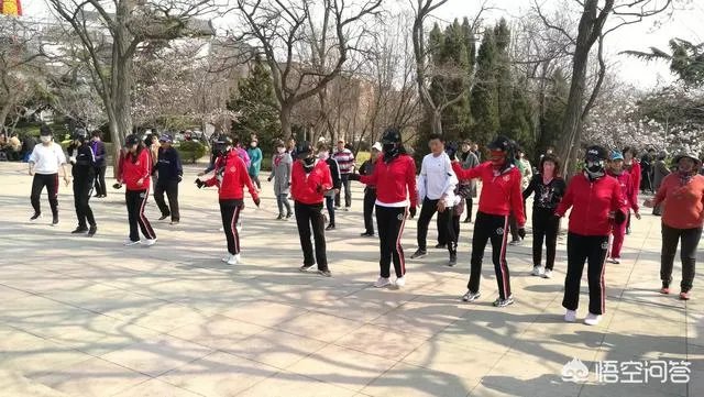 广场舞大妈，是如何成为人们心中的热门？