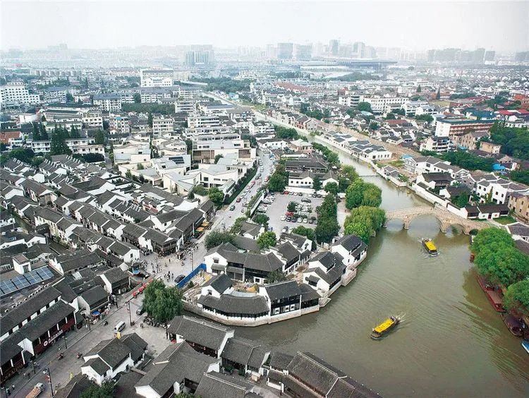 江南历史名城并不少，为何只有苏州古城区保护的最好？