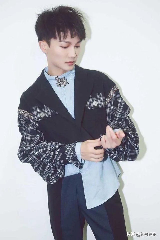 周深在卡布时期唱的《光》就已经具有很高技巧性了，这样的音域是天生的吗？