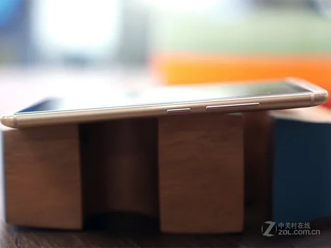 中兴天机7耳机音质好 苏宁在售1888元 （顺丰包邮）