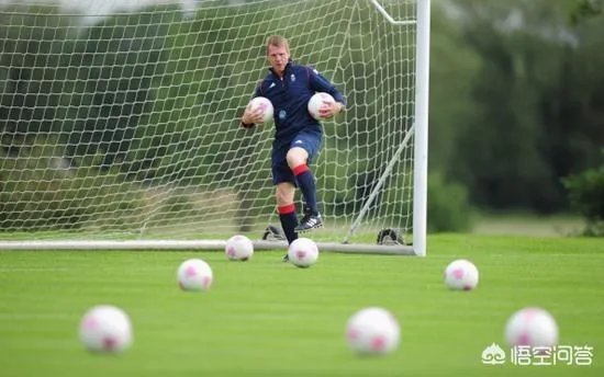 职业足球与业余足球有什么区别？