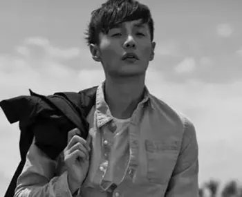 何润东雕王尺寸多大