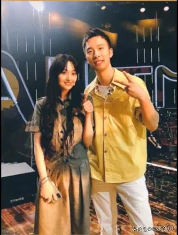 郑爽直播事件，是职业素养问题，还是真性情使然？