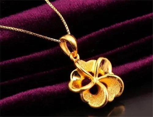 一条黄金项链价格大概是多少 购买项链的三大攻略