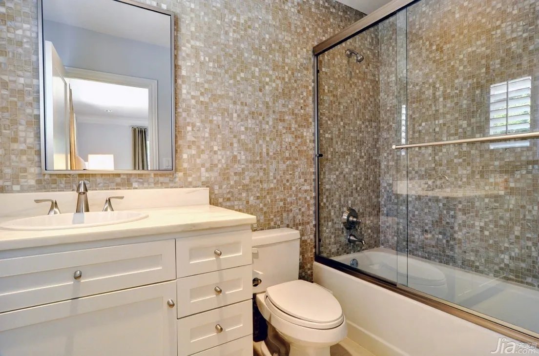 时尚个性卫生间瓷砖图片欣赏