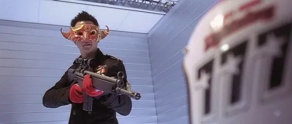 新警察故事2004版用的什么枪