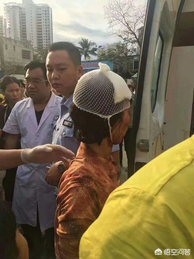 三亚保洁员拖地弄脏女子鞋被打破头，你怎么看？