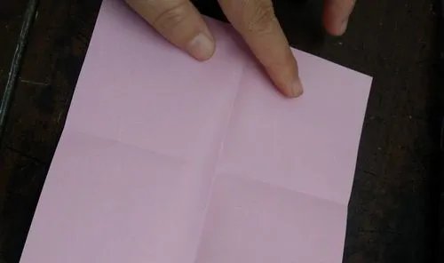 怎么用折纸制作糖果盒子