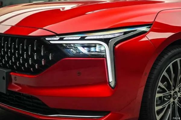 全新奔腾B70官图曝光，B? CONCEPT概念车翻版值得期待