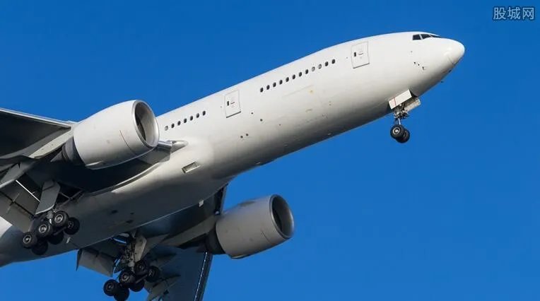 波音客机存在裂缝 波音再曝设计失误引热议