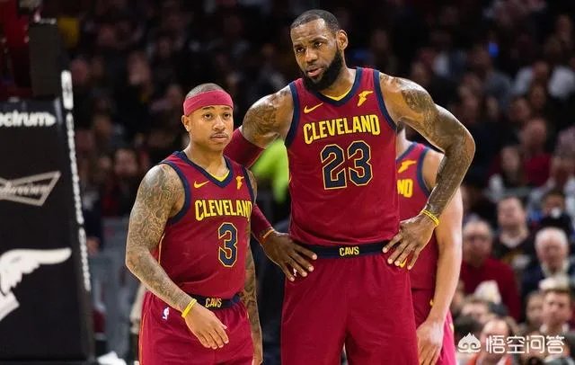 小托马斯复出，詹姆斯该不该交出球权打无球？