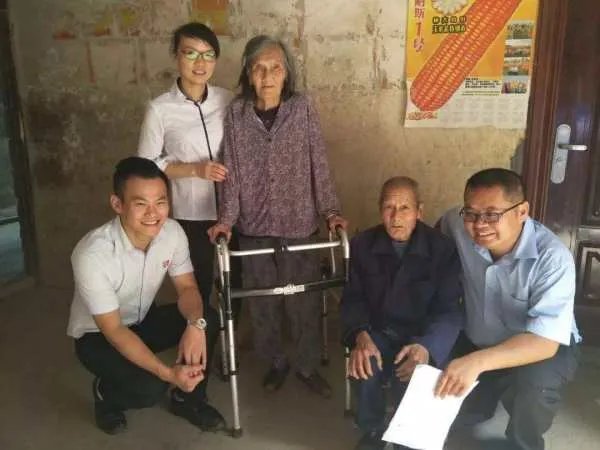 女子照顾同村20多位老人20年，是什么信念支撑着她？