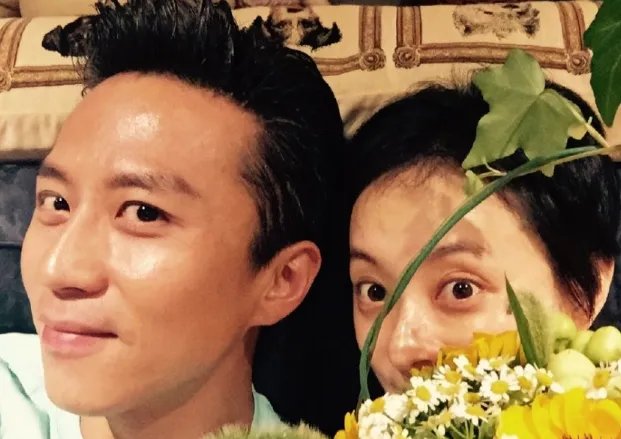 庆生照中邓超和孙俪宛如两代人，邓超只比孙俪大三岁为何会这么苍老？