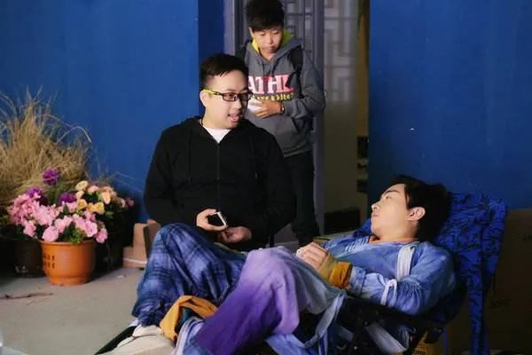 于正疑似朋友圈diss郭敬明，这是作秀还是真心打抱不平？