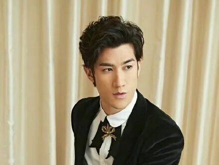 李治廷公开恋情后首现身灿笑不停，他与女友是真爱吗？