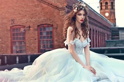 蓝色婚纱图片欣赏 婚纱颜色有什么寓意和讲究