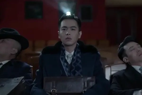 如何评价国产剧《谍战深海之惊蛰》？