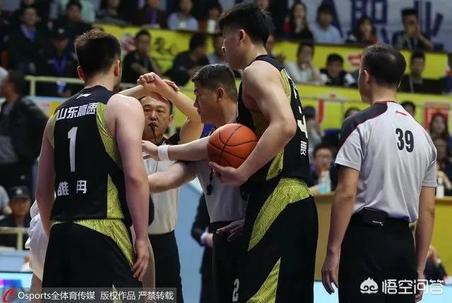 山东高速与浙江广厦的半决赛刚开始,睢冉就被罚下,对此你怎么看?