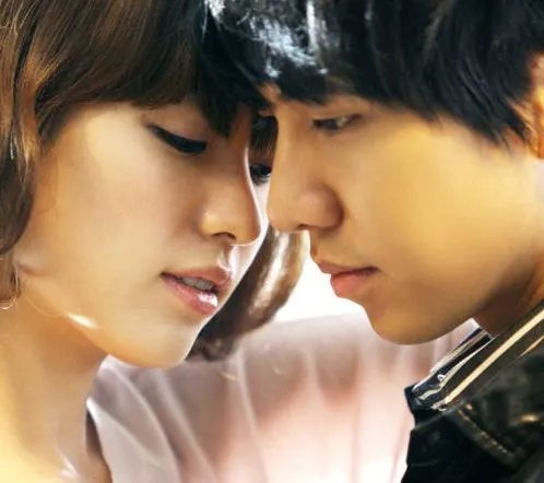 韩孝珠李胜基吻戏好甜 灿烂夫妇好有爱