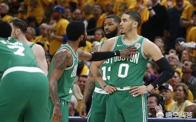 绿军横扫步行者，雄鹿横扫活塞也在即，季后赛次轮两队再狭路相逢，会擦出怎样的火花？