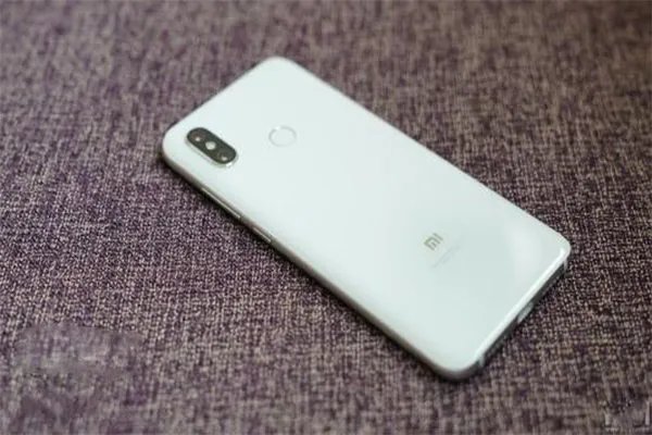 小米8se和小米8哪个好？有哪些区别？