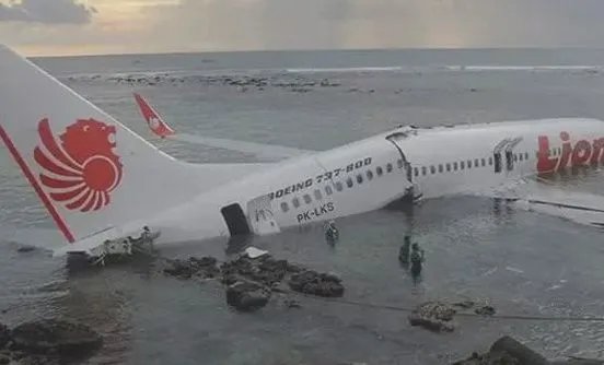 印尼交通部长透露“客机坠毁细节”，在坠毁前到底发生了什么？