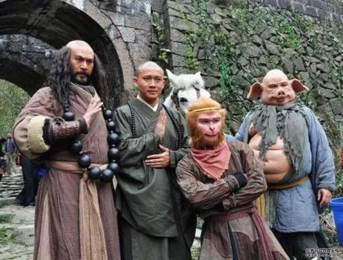 八六版西游记,和张纪中版西游记哪个更符合原著?