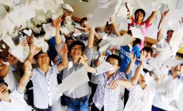 高考首日，各地的考场都出现了哪些突发状况？