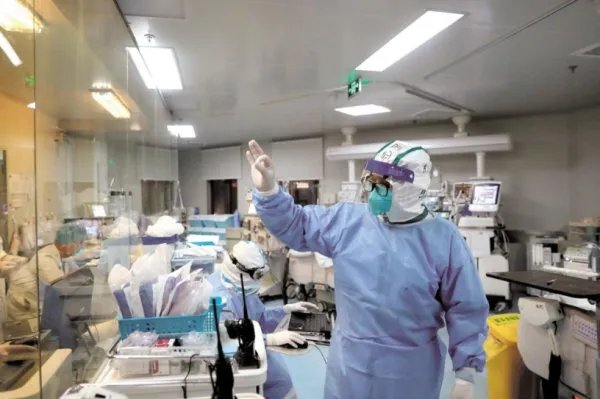 沈阳本次疫情首位确诊患者去世，致其去世的原因是什么？