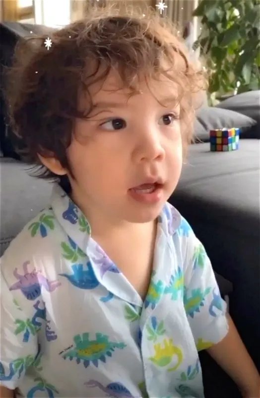 朴柱昊的儿子建厚唱防弹少年团的新曲《炸药》，好听吗？