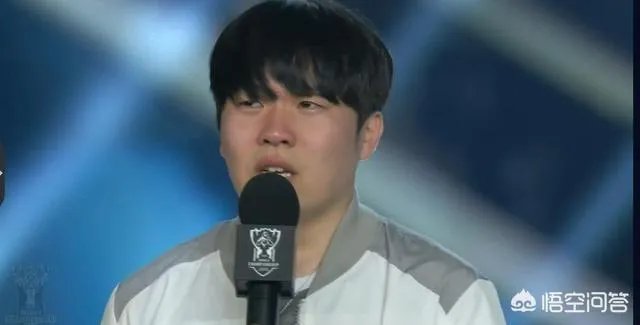 英雄联盟Rookie照片上综艺被认错，关晓彤一句话受到玩家吐槽，到底怎么回事呢？