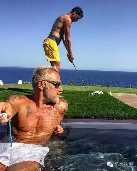 这位大叔没有90岁，值得你爱的不仅是肉体！