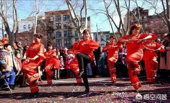 广场舞大妈，是如何成为人们心中的热门？