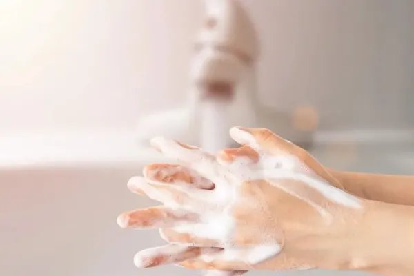 曾光：相信新冠终会降为丙类丙管，哪种情况下才符合丙类丙管？