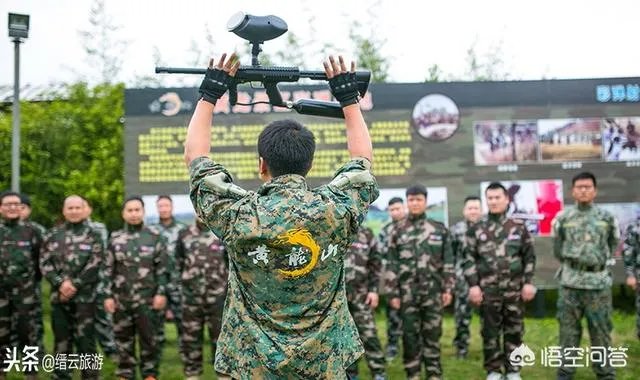 浙江一大爷做烧饼被称为“烧饼一哥”，年薪35万，这事你怎么看？