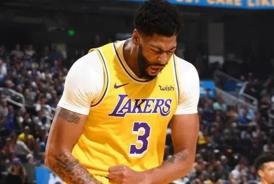 湖人战胜太阳，三分只进了7个，湖人的三分还有救吗？