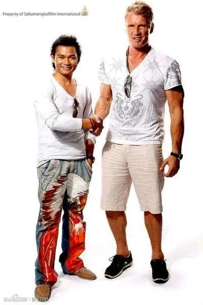 一龙和托尼·贾相比，谁更厉害？