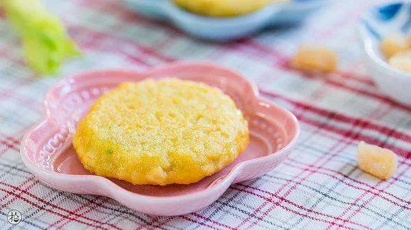 解释纹身手臂上的图案