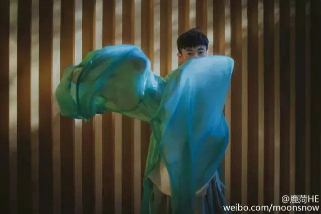 小心，画中有妖气！