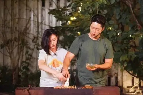 凌潇肃和唐一菲结婚后，一家人现况如何？