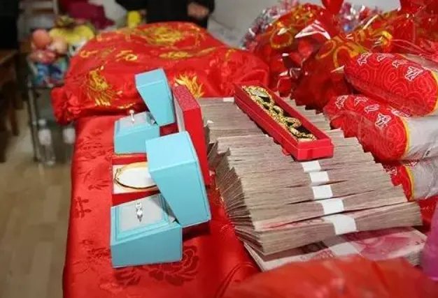委员建议遏制农村天价彩礼陋习，这种陋习真的能够摒弃吗？