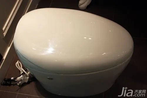 尽显土豪本色 6款奢华座便器给卫浴镀金