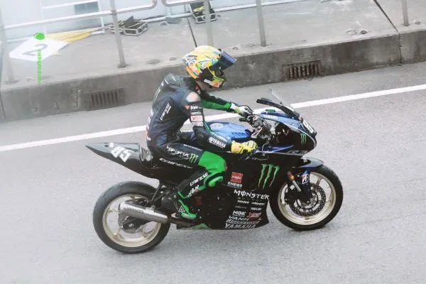 王一博车队声明公布,王一博摔车有没有事?