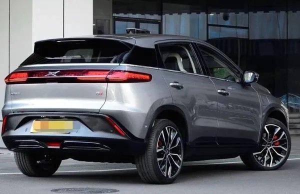 小鹏汽车遭维权老车主集体要求退车，它的价格变动是否属正常？