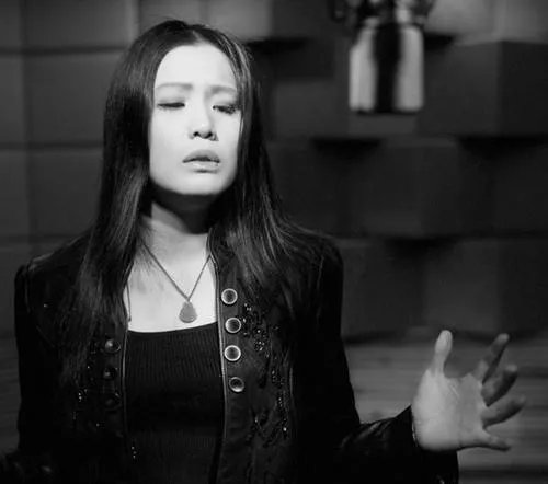 歌词里有 你就这样与我擦肩而过 是什么歌