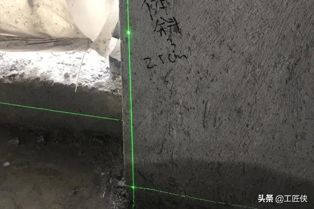 楼层装修发现厨房墙面有点歪